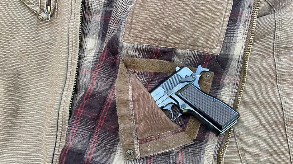 There are two internal concealed carry pockets in the Cartwright.